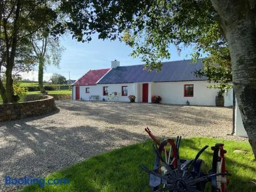 Farm Stay at THE GLEBE COTTAGE KILREA - Image 1