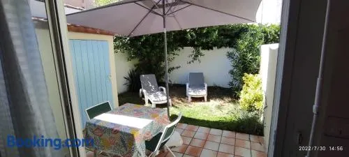 Appartement classé avec parking - Image 1