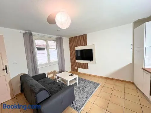 Cocon tout équipé avec jardin au centre-ville - Image 1