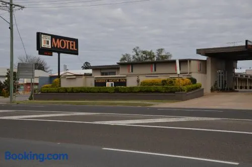Warwick Motor Inn - Image 1