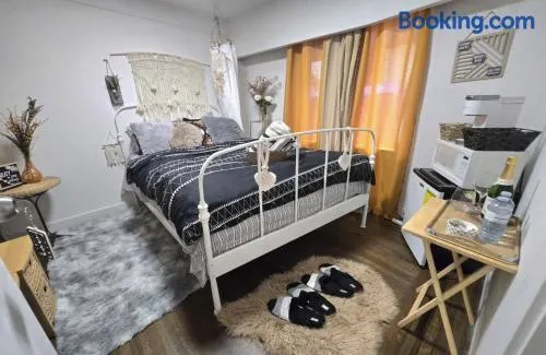 Bohemian Theme Private Room near Metrotown Mall with private parking - Image 1