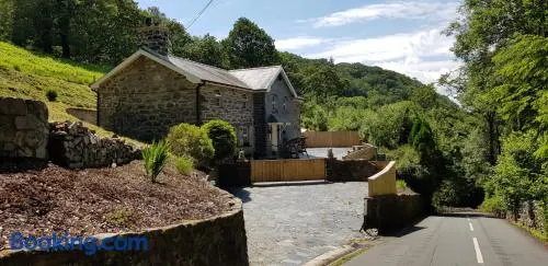 Hilltop Cottage/ Penrhiw - Image 1