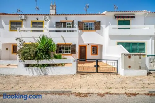 BeGuest Margarida Beach House - Image 1