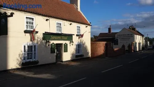 The Saracens Head Old Lounge - Image 1
