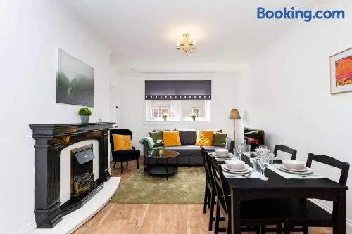 3BR Free Parking Near Hopetoun & Edinburgh Airport - Image 1