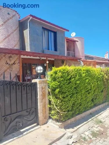 Şifne yalı'da 4 oda 9kisi yatak kapasite manzaralı - Image 1