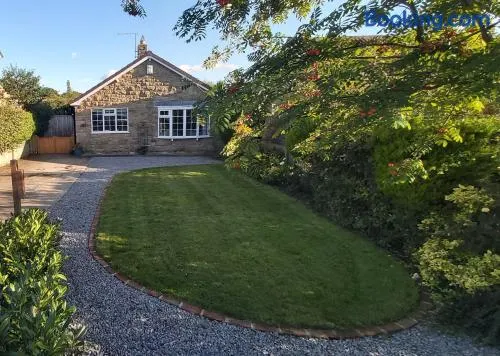 Willow Cottage 4 bed, cosy stopover, dogs welcome - Image 1
