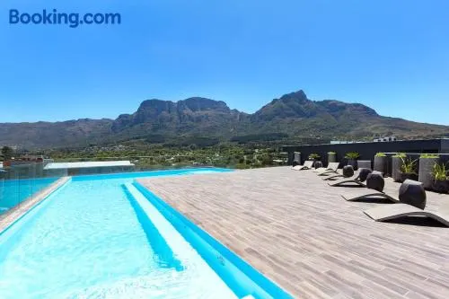 Apart hotel in newlands - Image 1