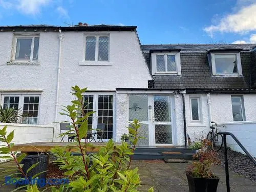 MacLeen Cottage - Image 1