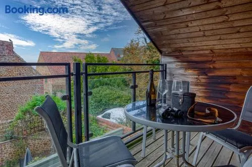 Crow's Nest - Secluded apartment with Sea Views, Crabpot Cottages, Hunstanton - Image 1