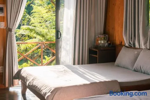 Homestay Nhà Bên Suối - Image 1