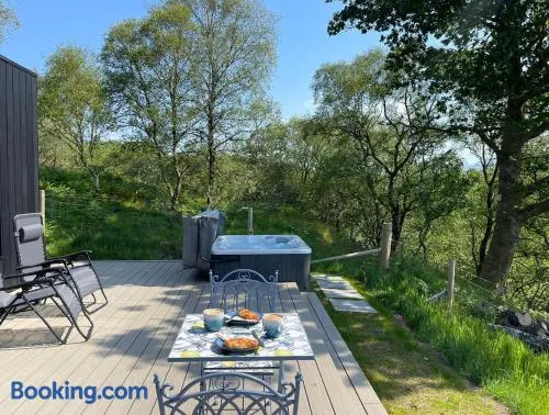 Cadderlie Cabin - Luxury Woodland Escape with Hot Tub Near Oban - Image 1