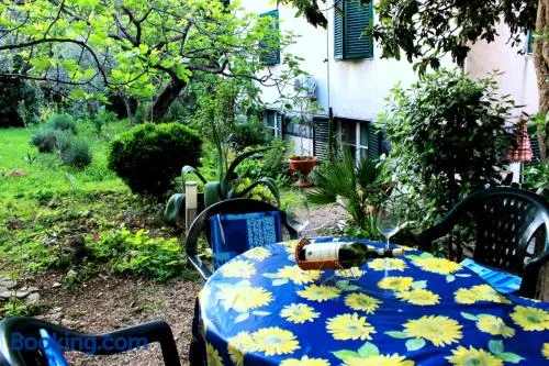 Guest house with garden - Zuvan - Image 1