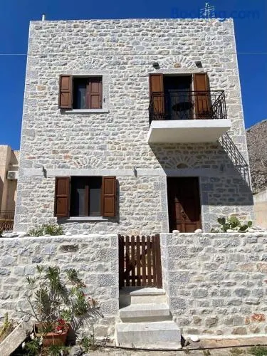 Παραδοσιακός πύργος - Image 1