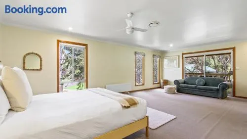 Casa Mia Metung - Tranquil Getaway - Image 1