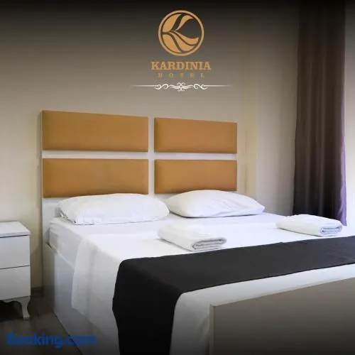 Kardinia Hotel - Image 1