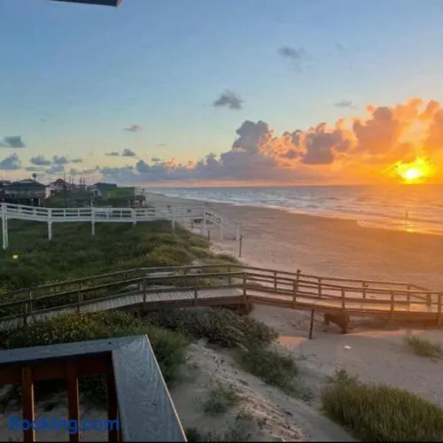 Surfside Beachfront Luxe - Image 1