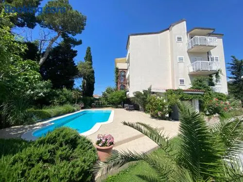 Villa Flora - Image 1