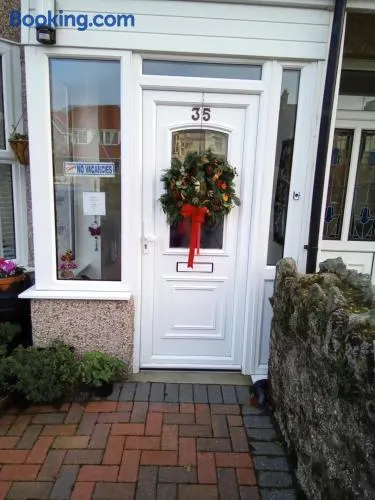 Applebys Guest House - Image 1