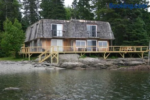 Everett Cottage at Indian Point in Bar Harbor - Image 1