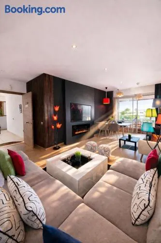 Privilege House jade - Image 1