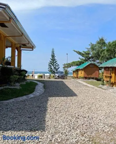 Seabreeze Beachfront Home and Cottages new management - Image 1