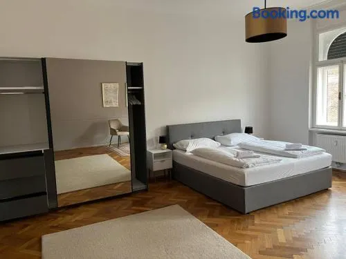 NOOR - Downtown Stay - Free Parking & Near Messe - Image 1