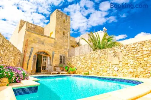 Stunning 3 bedroom Farmhouse with pool - Image 1