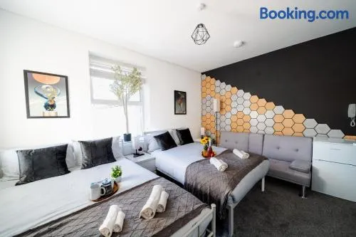Open Mind Property - Cozy Flat with 2 Double Beds - Image 1