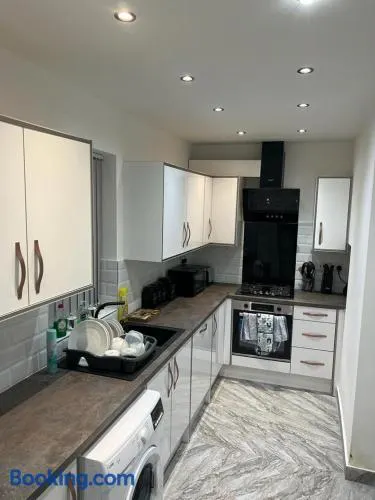 Droylsden Guest House - Image 1