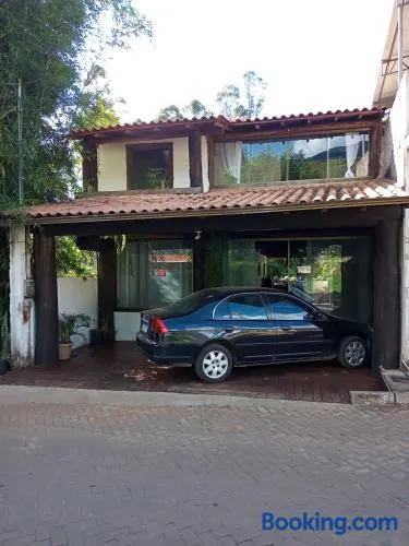Casa Rústica de Madeira - Image 1