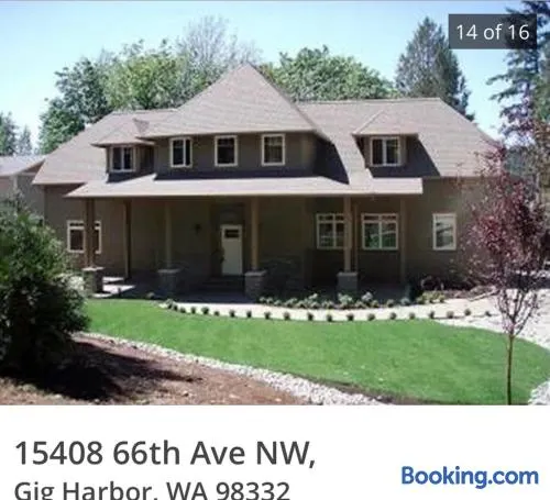 Waterfront home - Image 1