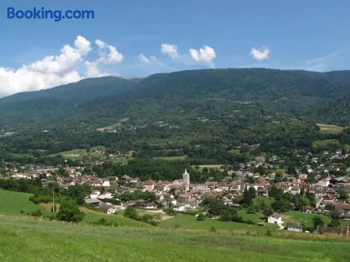 Au pied des Alpes - Image 1