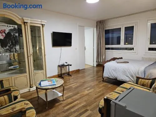 Chambres lumineuses avec vue sur Paris Montmartre - Image 1