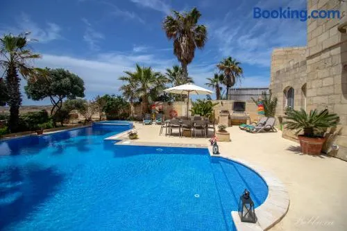 Bebbuxa Holiday Home - Image 1