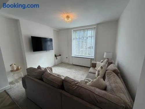Your South Wales adventure base - Sleeps 7 - Image 1