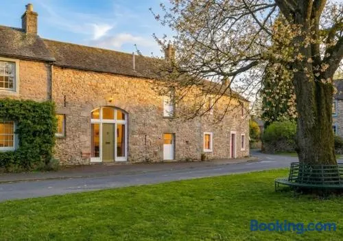 Maple Cottage, Stylish Holiday Home for 6 Near the Lake District - Image 1