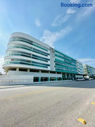 Apartamento 3 Quartos em Frente à Praia do Forte - Image 1