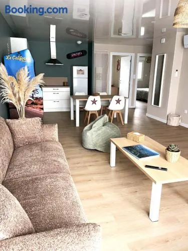 Appartement cosy ambiance Hollywood dans résidence avec piscine 2 pers parking gratuit - Image 1