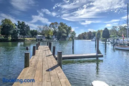 Crabbers Cove - Image 1
