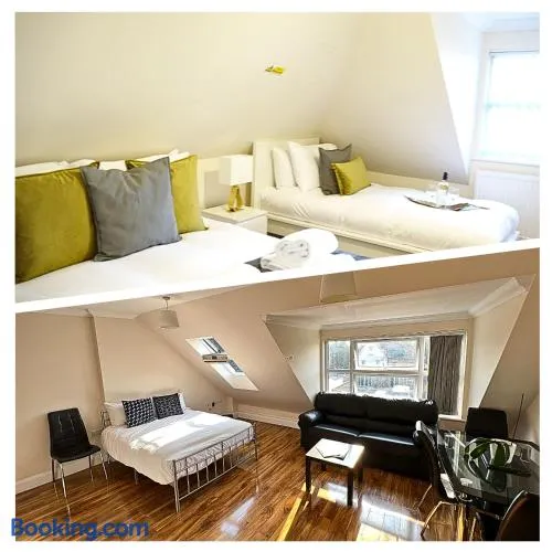 RC Airport Rooms - Image 1