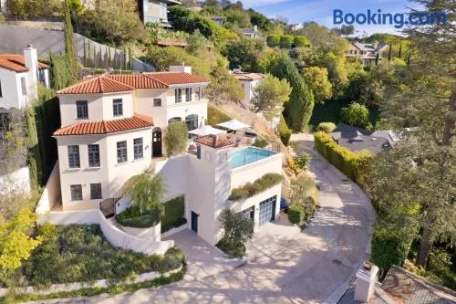 Chateau Beverly Hills by Stay Awhile Villas - Image 1