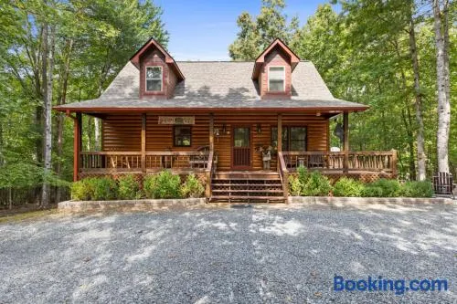 THE Cabin - Image 1