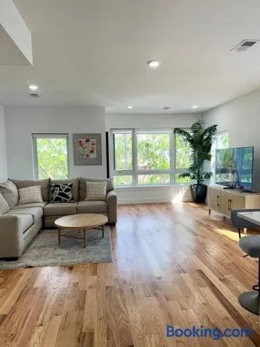 Cozy 3BR Retreat with Rooftop Near EWR & NYC Access - Image 1