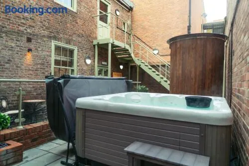 Town Centre Apartments with Spa - Image 1