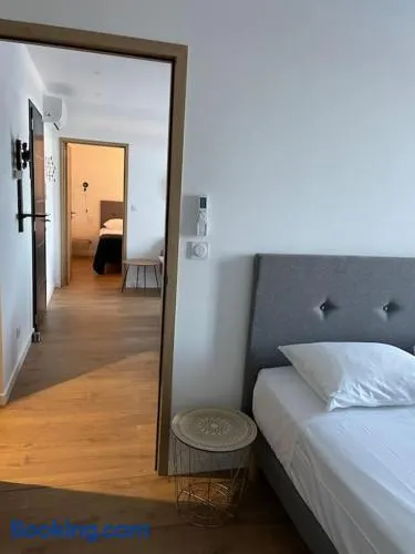 Appartement F3 Corte, centre ville - Image 1