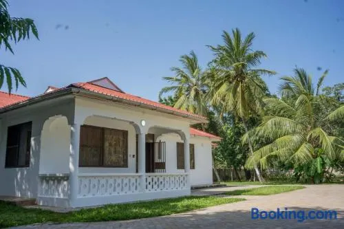 ECO-LUXURY 4 bedroom House Near Bofa Beach - Image 1