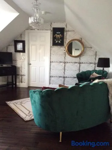 Holly Tree Cottage - Image 1