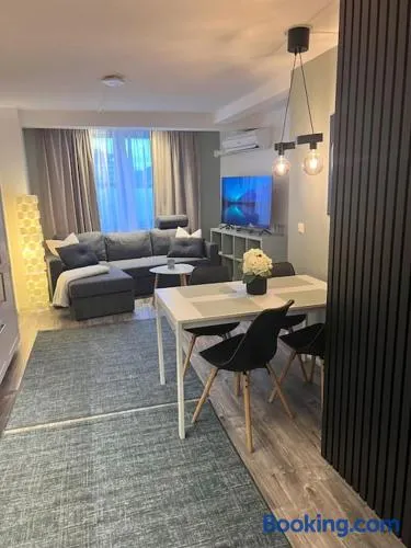 Spacious And Beautiful Apartment In Bergen With Free Parking - Image 1