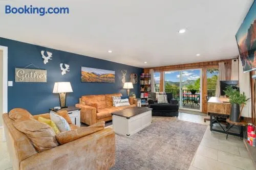 Hot Tub! Pets Ok! Perfect Estes Park Getaway, Walk to Town 3 Kings!#3337 - Image 1